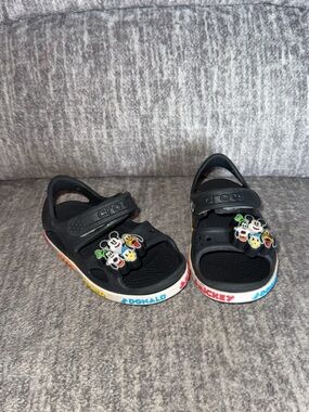 Disney Crocs Kids Size C7 Black w/ With Rainbow Goofy Mickey Pluto Donald
